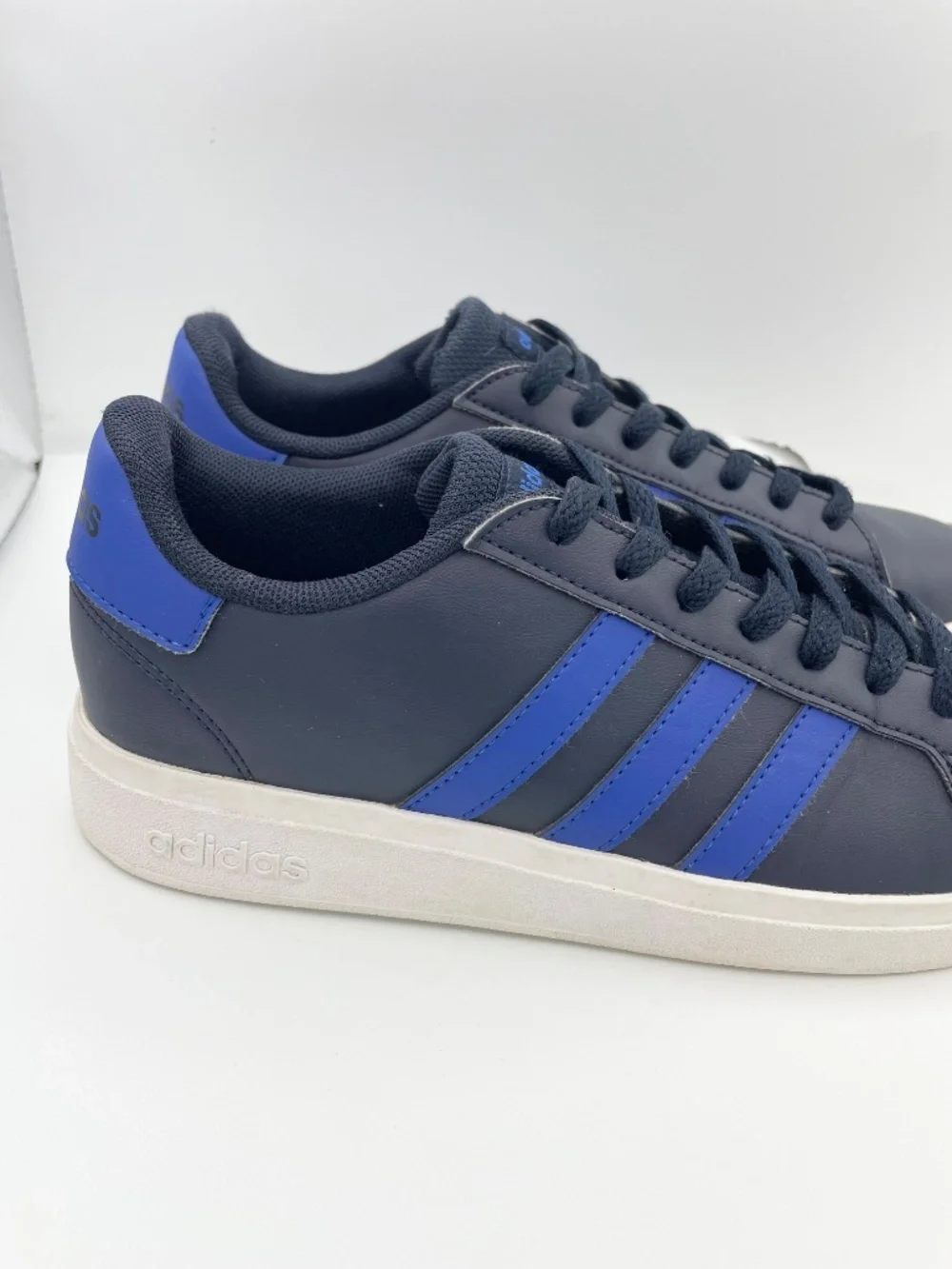 Adidas Grand Court blue lace-up unisex sneakers Size 6